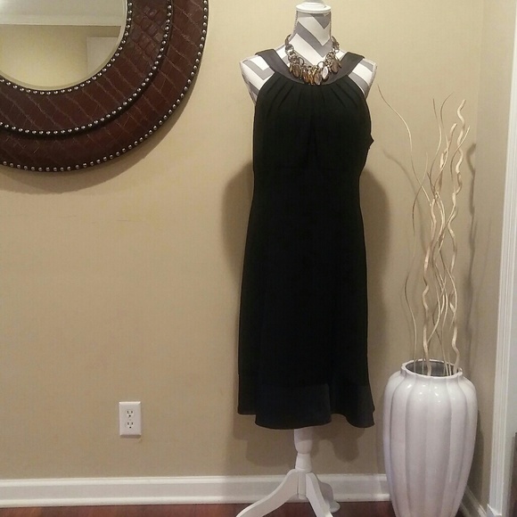 Beautiful mid calf semi formal dress - Picture 2 of 4